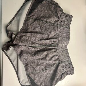 lululemon athletica Heathered Black Women's Hotty Hot Low-Rise Short 2.5” size 4